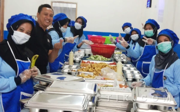 Foto Kontrol yang ketat menjamin MBG aman dikomsimsi para siswa. (Foto: Sutejo RC/Ketik.com)