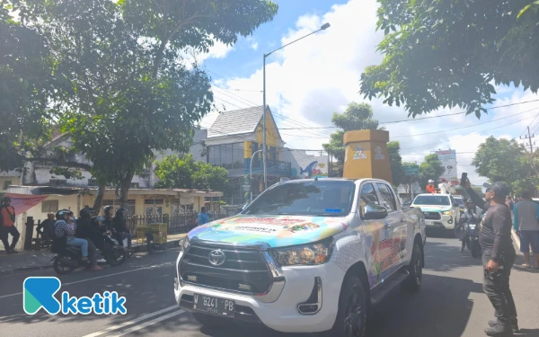 Foto ‎Obor Pekan Olahraga Provinsi (Porprov) IX Jawa Timur 2025 tiba di Kota Batu, Kamis (26 2025). (Foto: Sholeh/Ketik)