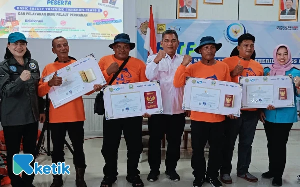 Foto Acara penutupan para nelayan Cilacap menerima sertifikat BST-F II . (Foto: Nani Eko/Ketik)