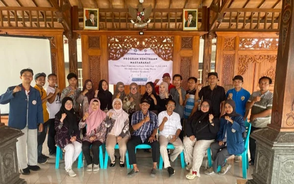 Foto Masyarakat Trowulan cukup senang menyambut kehadiran Fakultas Vokasi Unair. (dok vokasi for ketik)