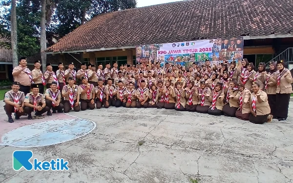 Foto Foto bersama seluruh peserta dan pelatih KPD  Kwarda Jatim 2025 di Kota Malang. (foto Sutejo /ketik)