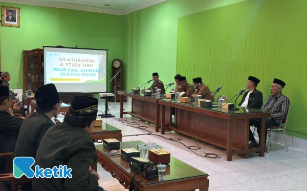 Foto Suasana studi tiru di Ponpes Wali Barokah Kediri, Selasa 8 Juli 2025. (foto : isa/ketik).