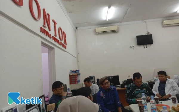 Foto Sejumlah wartawan diundang panitia WSMJ 2025 di kantor redaksi Majalah Gontor Kamis 10 Juli 2025 ( Foto :Niesky ketik )
