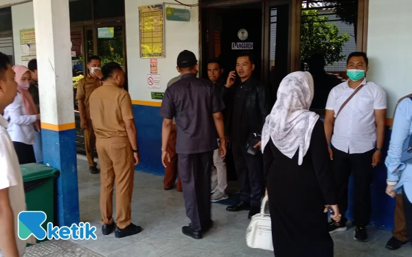 Foto Komisi IV DPRD Sampang saat sidak ke Puskesmas Torjun, Senin, 21 Juli 2025 (Foto: Mat Jusi/Ketik).