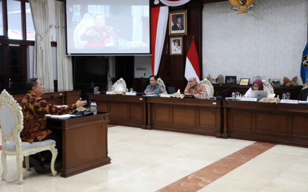 Foto Kepala DLH Surabaya Dedik Irianto saat memaparkan gagasan di pemilihan calon Sekda Surabaya. (Foto: Humas Pemkot Surabaya)