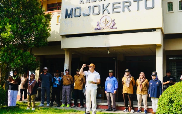 Foto Kak Dokter Rizal Oktavian selaku kakwarcab gerakan pramuka kabupaten mojokerto membuka acara