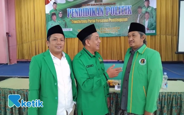 Foto Wakil Sekretaris DPW PPP Jatim dan Ketua DPC PPP Bangkalan (Foto.Ismail HS/Ketik)