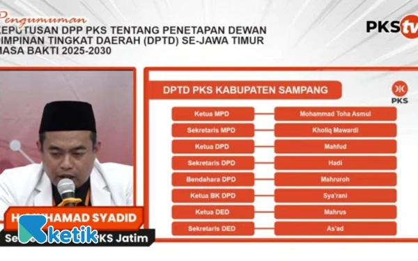 Foto Sekretaris DPW PKS Jatim saat mengumumkan penetapan pengurus DPTD PKS Sampang (Foto: Mat Jusi/Ketik).
