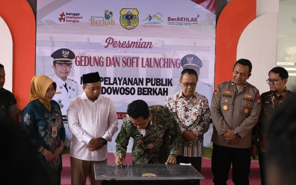 Foto Bupati Bondowoso Abdul Hamid Wahid saat meresmikan MPP Bondowoso Berkah