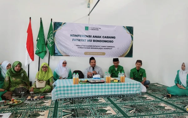 Foto Teks : Suasana Konferensi Anak Cabang (Konferancab) Pimpinan Anak Cabang (PAC) Fatayat Nahdlatul Ulama (NU) Kecamatan Bondowoso yang dilangsungkan pada Sabtu, 23 Agustus 2025, di Aula Perumda Bondowoso.
(Foto: Haryono/Ketik)