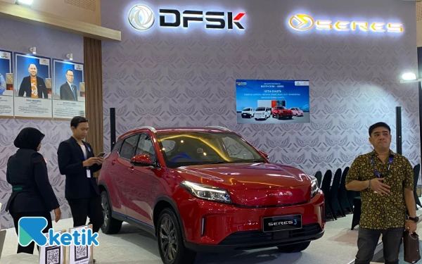 Foto Potret Booth DFSK di GIIAS Surabaya 2025. (Foto: Shinta Miranda/Ketik)
