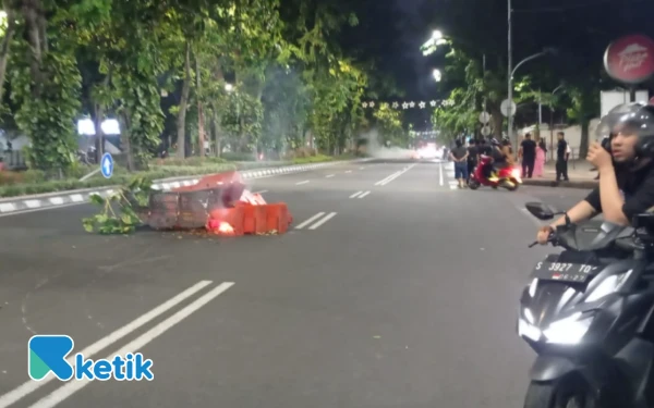 Foto Suasana malam ini, di Jalan Raya Darmo Surabaya (Foto: Martudji / Ketik)