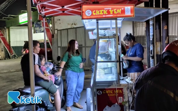 Foto Bakpao Chik Yen ramai pelanggan  (Foto : Nayla)