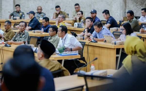 Foto Jajaran Pemerintah Provinsi NTB dan MGPA menggelar rapat persiapan MotoGP Mandalika 2025 di ruang rapat Sangkareang, Kantor Gubernur NTB, Senin (15/9/2025). (Foto: MGPA)