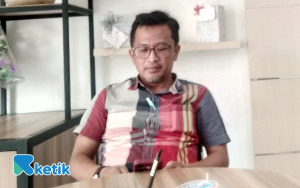 Foto Andi Pustoko saat ditemui di kantor BPR Intan Kita. (foto: Sutejo/ketik