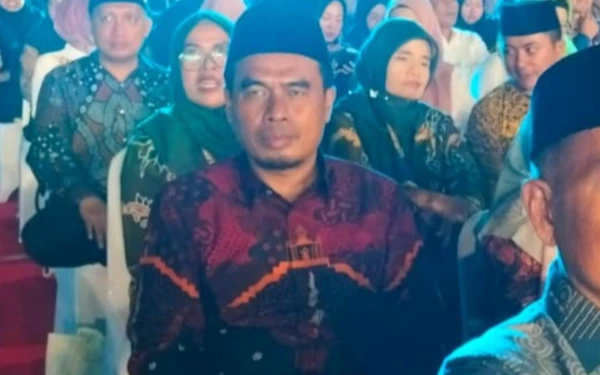 Foto Kamiluddin, Kabag Kesra Pemkab Sumenep saat acara penutupan MTQ ( foto : Kamil for KETIK )
