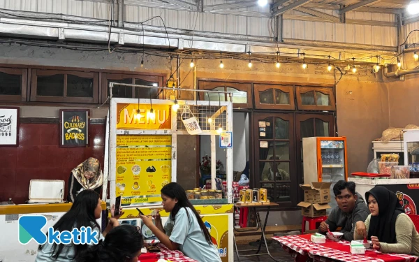 Foto Kedai Kang Bubur Surabaya.  (Foto: Nadia Cantika Ayu Aiswara/Ketik.com)