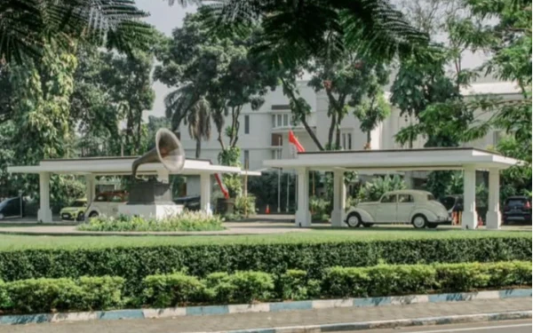 Foto Suasana di depan Hotel The Shalimar Boutique. (Foto: Dok. Hotel The Shalimar Boutique)