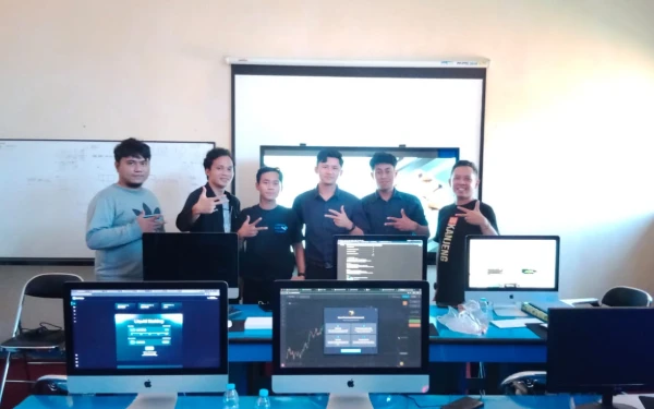 Foto Program Digital Community Innovators (DCI) di  Sekolah Tinggi Ilmu Komunikasi Almamater Wartawan Surabaya (STIKOSA-AWS), Sabtu (27/9/2025). (Foto: STIKOSA-AWS)