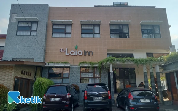 Foto View dari depan Hotel De Laia Inn Malang. (Foto: Aliyah/Ketik)