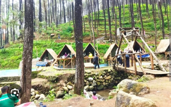 Foto lokasi camping di Klurak Eco Park di di Desa Kembangbelor, Kecamatan Pacet, Kabupaten Mojokerto (foto : IG Klurak Eco Park )