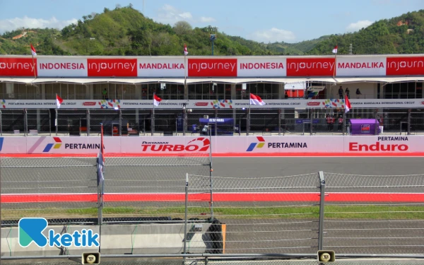 Foto Sirkuit Mandalika di hari pertama ajang MotoGP Indonesia 2025, 3 Oktober 2025. (Foto: Rahmat Rifadin/Ketik)