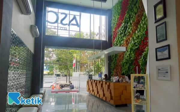 Foto Lobby Ascent Hotel & Cafe Malang. (Foto: Aliyah/Ketik)