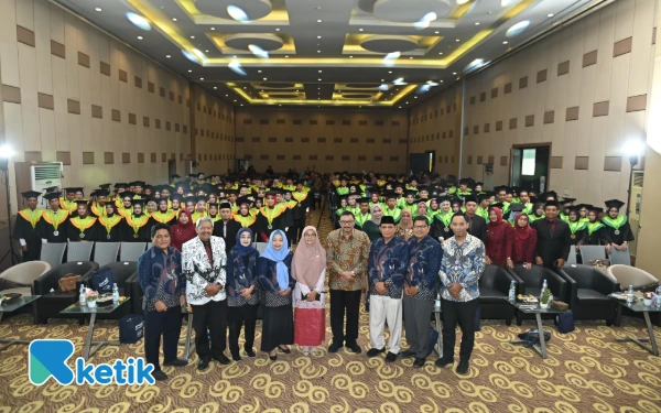 Foto Wisuda ke-45 IKIP PGRI Bojonegoro