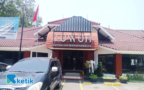 Foto Keindahan Tuwuh Hotel At Kayutangan Malang dari depan. (Foto:Aliyah/Ketik)