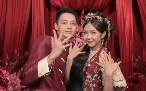 Foto Potret Meyden dan Hengky mengenakan busana tionghoa (Foto: Instagram/@btr_meyden)