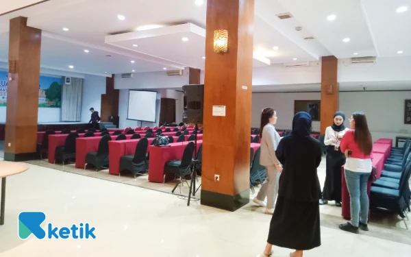 Foto Ballroom Hotel Tuwuh At Kayutangan Malang yang luas. (Foto: Aliyah/Ketik)