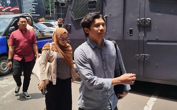 Foto Kedatangan Sahara dan tim hukumnya di Polresta Malang Kota, Rabu siang (Aris ketik)