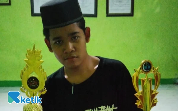 Foto Almarhum Fairuz Shirodjudin dikenal sebagai santri Ponpes  Al Khoziny yang berprestasi dan berbakti kepada orang tuanya. (Foto: dokumen keluarga)
