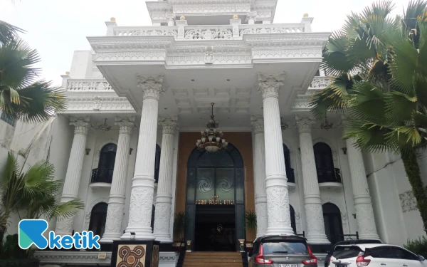 Foto View Grand Palace Hotel Malang dari depan. (Foto: Aliyah/Ketik)