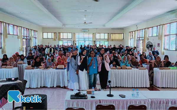 Foto Foto bersama Paragon, Dipa Mandiri dan Peserta Pelatihan Penyandang Disabilitas. (Foto: Nani Eko/Ketik)
