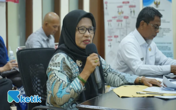 Foto Kadis Kominfotik Nagan Raya, Nila Kasma pada kegiatan Evaluasi Keterbukaan Informasi Badan Publik Tahun 2025 yang digelar oleh KIA di Banda Aceh, Rabu, 15 Oktober 2025. (Foto: Tom for Ketik)