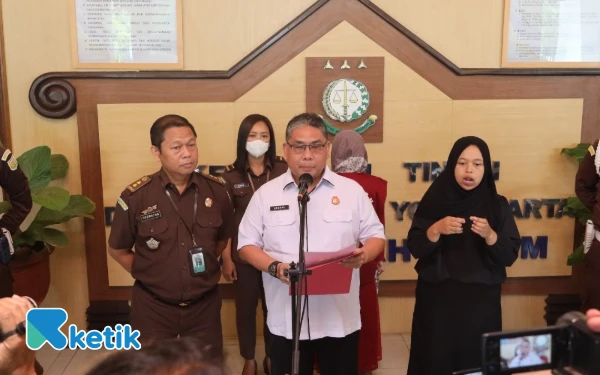 Foto Tidak hanya profesional dan tanpa pandang bulu dalam penindakan (TKD, BUMD, perbankan). Sosok M Anshar Wahyuddin, juga sangat terbuka dan bermitra baik dengan wartawan. (Foto: Fajar Rianto/Ketik.com)
