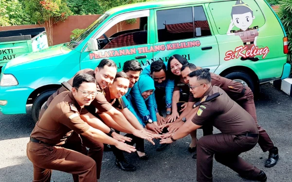 Foto Semangat Humanis dan Inovatif! Dari program Tilang Keliling di Tanah Laut, hingga Keadilan Restoratif di Sleman, pelayanan publik yang pro-masyarakat selalu menjadi prioritas bagi Agung Wijayanto. (Foto: Dok Agung for Ketik)