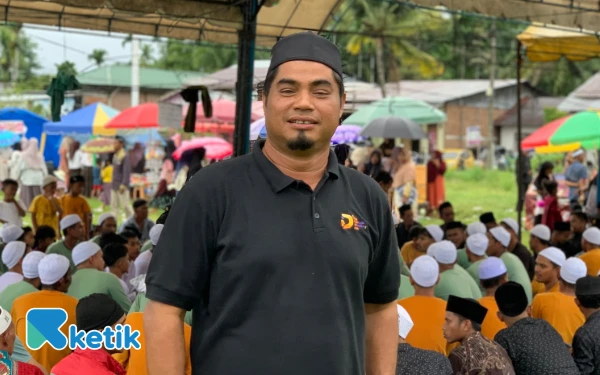 Foto Keuchik Pante Rakyat, Abu Bakar Idris di acara Maulid Nabi Desa Pante Rakyat, Minggu, 19 Oktober 2025. (Foto: T. Rahmat/Ketik)