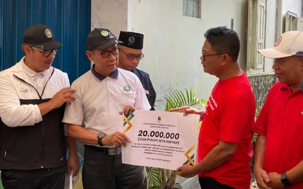 Foto Momen penyerahan bantuan sebesar Rp20 juta dari Ikatan Persaudaraan Haji Indonesia (IPHI) Kemantren Tegalrejo untuk bedah rumah
Slamet Priyo Utomo, warga RT 14 RW 04 Tegalrejo. (Foto: Diskominfosan Yogyakarta for Ketik.com)