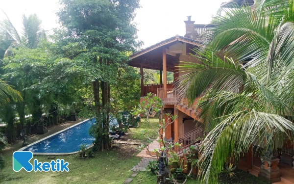 Foto View kolam renang anak di Ubud Hotel & Cottages Malang. (Foto: Aliyah/Ketik)