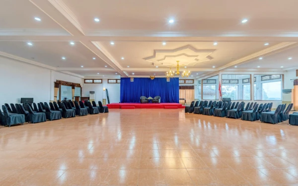Foto View Airlangga Hall yang luas di Hotel Tidar Malang. (Foto: Dok. hotel Tidar Malang)