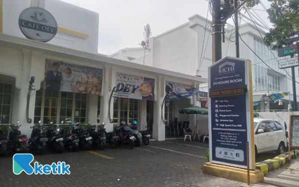 Foto Pemandangan Hotel Riche Heritage Malang tampak depan. (Foto: Aliyah/Ketik)