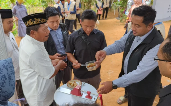 Foto Proses pembuatan madu klanceng di Kawasan Wisata Lebah Digital Trigono Park, Mrayan, Ponorogo, Jawa Timur (Foto: UNIDA Gontor)