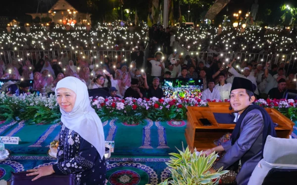 Foto Gus Iqdam bersama Gubernur Jatim Khofifah (Foto: Biro Adpim Pemprov Jatim)