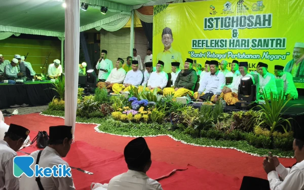 Foto Suasana Istighosah dan Refleksi Hari Santri di DPD Golkar Kabupaten Mojokerto (foto : tim dokumentasi DPD Golkar Mojokerto/ ketik.com)