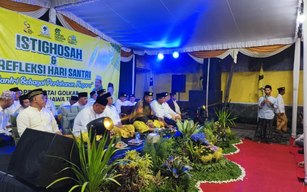 Foto Jajaran DPW Golkar Jatim dan ketua DPD Golkar dapil Jatim (foto : dokumentasi DPD Golkar Mojokerto/ ketik.com)