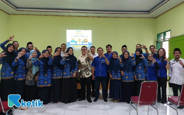Foto Forum kegiatan tes kemampunan akademik yang digelar di MAN 1 Kabupaten Kediri hasil kolaborasi antara Musyawarah Guru Bimbingan dan Konseling (MGBK) MA Kabupaten Kediri dengan Ginza Education, Selasa (28/10/2025). (foto : Genza for Ketik).