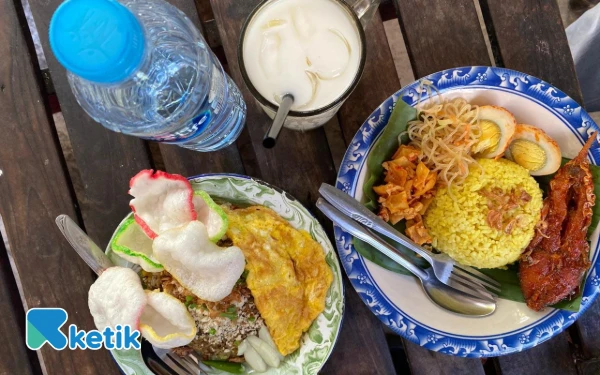 Foto View menu makanan yang lezat di Kedai Pipir Lepen Malang. (Foto: Aliyah/Ketik.com)