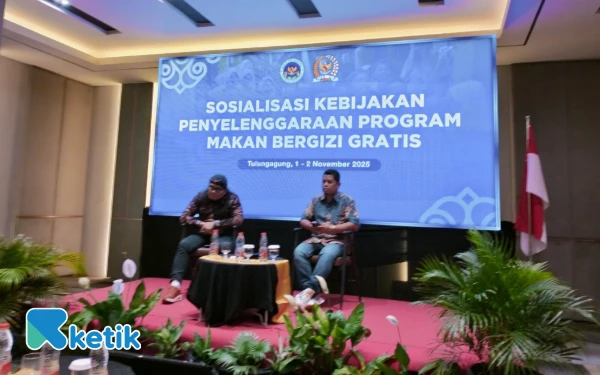 Foto Nurhadi saat memberikan materi kepada peserta sosialisasi . (Foto : Sugeng/ketik.com)